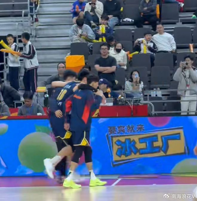 星空体育官网下载入口-突发！广东队2米11中锋，意外受到重伤，被队友搀扶下场,令人担忧|焦泊乔|天津队|潜力赛|广东男篮|比赛_新浪体育_新浪新闻