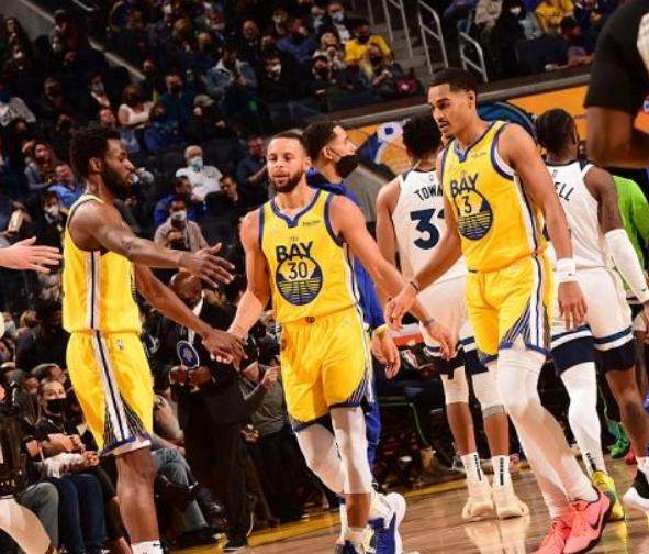 星空体育官网下载入口-时隔两年水花再度各进5记三分 勇士磨合渐入佳境